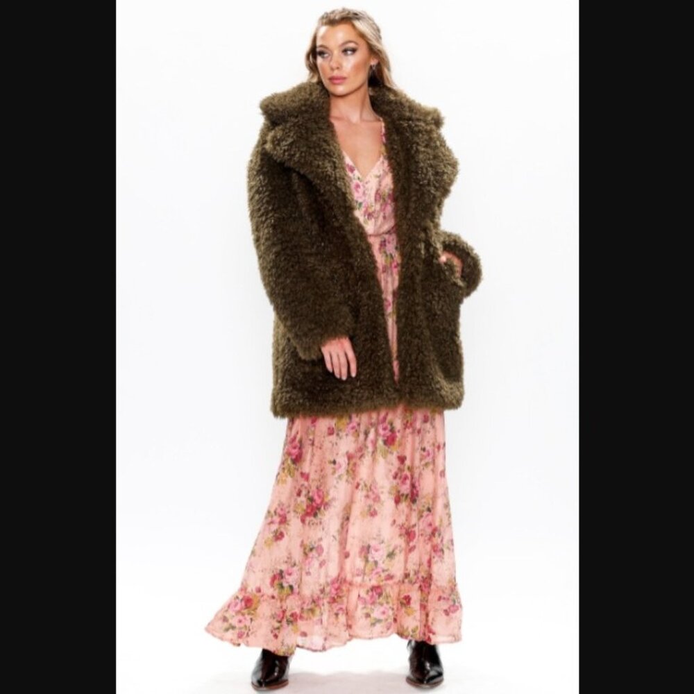 Aratta Fayre Faux Fur Coat Embroidered flower on lining sz XL  NWT